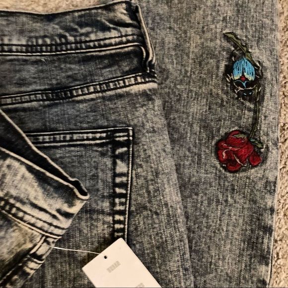 Urban Outfitters BDG Vintage Style Embroidered Acidwash Jean NWT - Picture 5 of 5